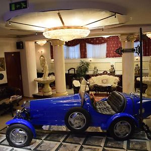 Queen'S Astoria Design Hotel